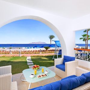 Villa met Uitzicht op het Strand